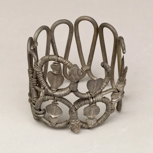 Bracelet or armlet with uraei