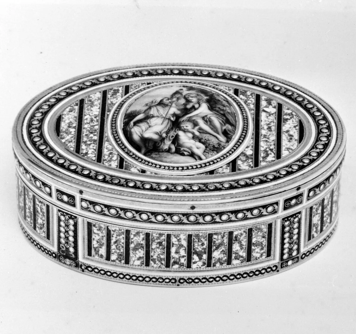 Snuffbox with miniature of Hercules, Omphale and Cupid — Joseph Etienne Blerzy