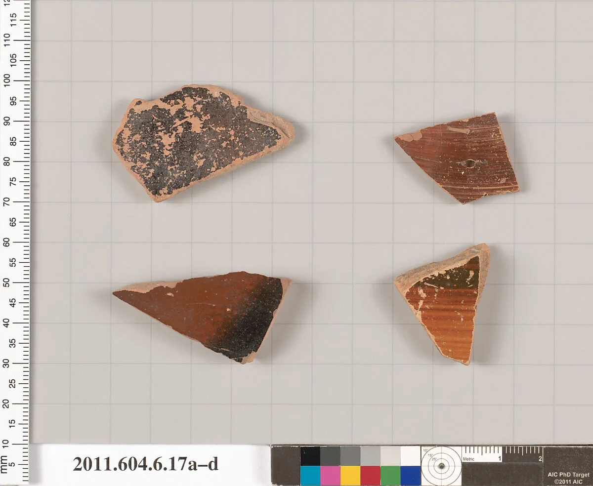 Terracotta fragments of closed shapes — Unknown