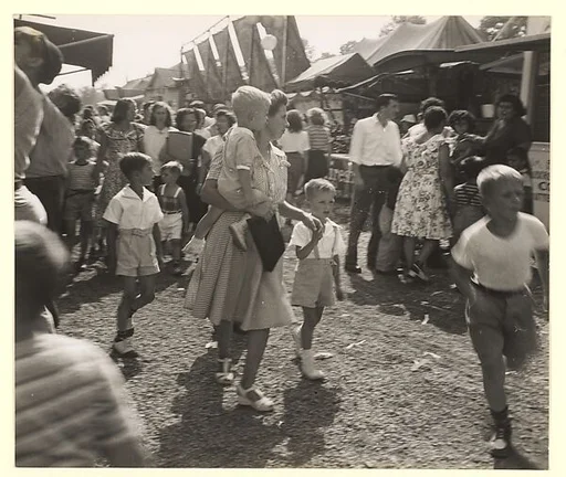 [Crowd at the Fairgrounds, New York?]