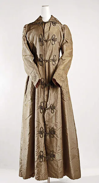 Dressing gown — Unknown