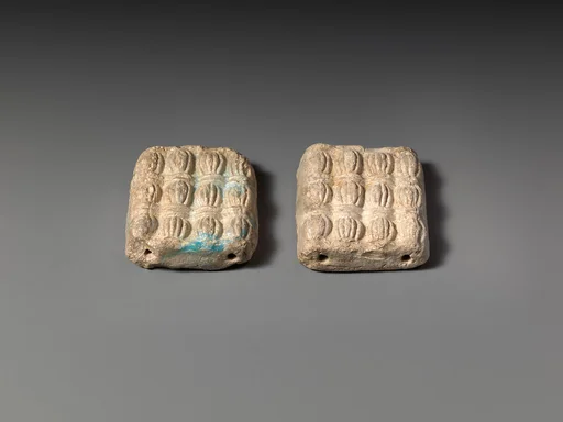 Glass bead