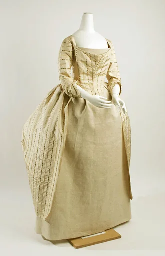 Robe à la Polonaise