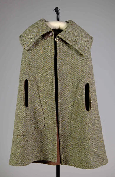 Cape — Pierre Cardin