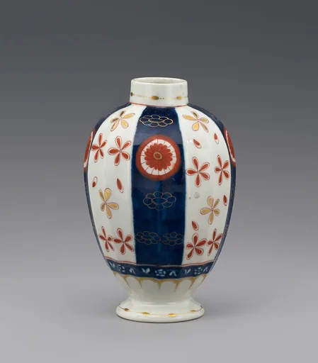 Tea caddy (part of a service)