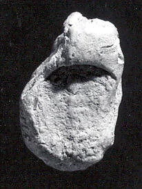 Sealing with one circular seal impression