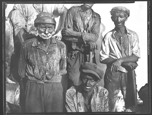 [Dockworkers, Havana]