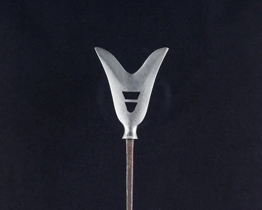 Arrowhead (<i>Yanone</i>)