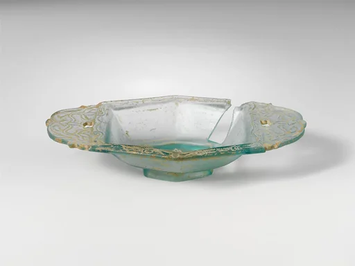 Glass dish