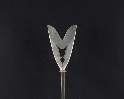 Arrowhead (<i>Yanone</i>)