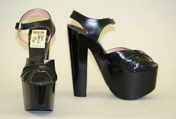 Sandals — Footlight Parade Inc.