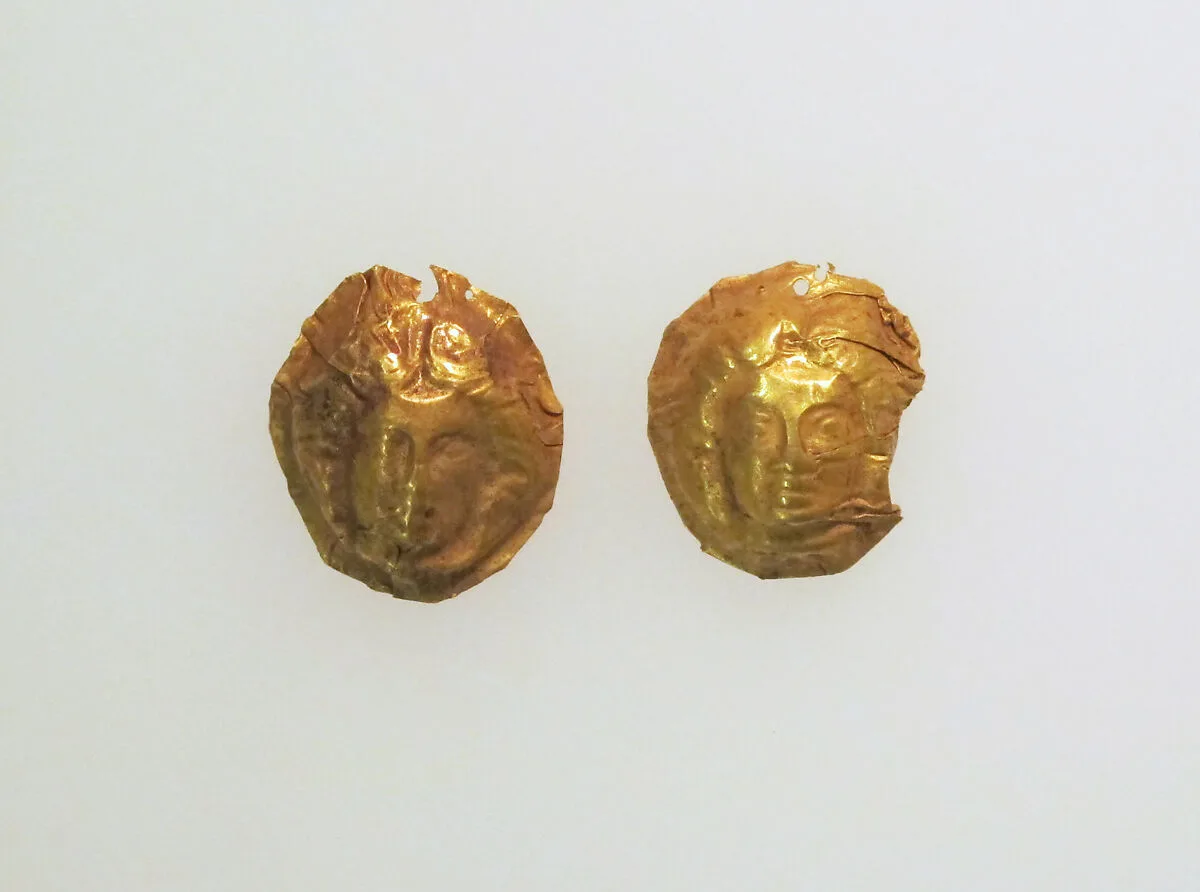 Bead ornaments, 2 female masks — Unknown