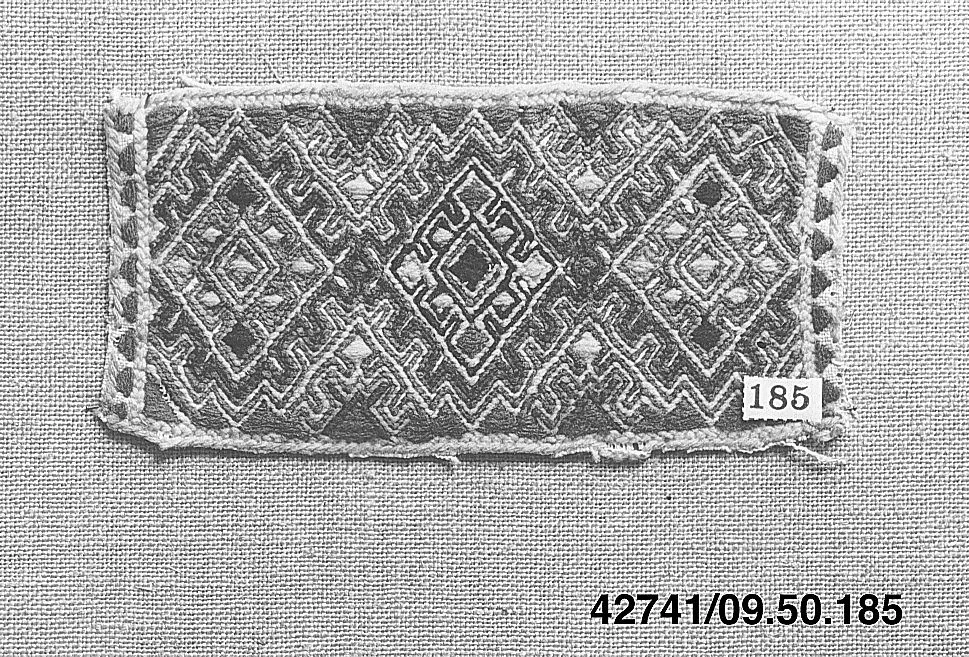 Peasant costume fragment — Unknown