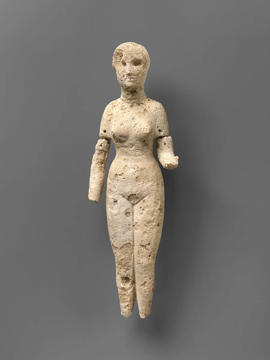 Figure of a standing woman — Unknown