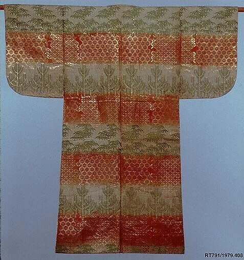紅白段竹若松模様唐織|Noh Robe (Karaori) with Pattern of Bamboo and Young Pines on Bands of Red and White — Unknown