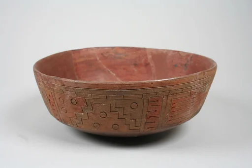 Incised bowl with geometric pattern