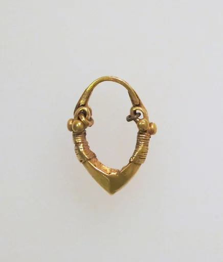 Earring, boat-shaped