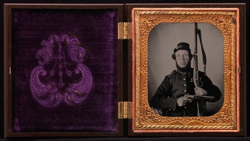 [Union Private with Musket and Pistol]