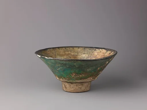Biconical bowl