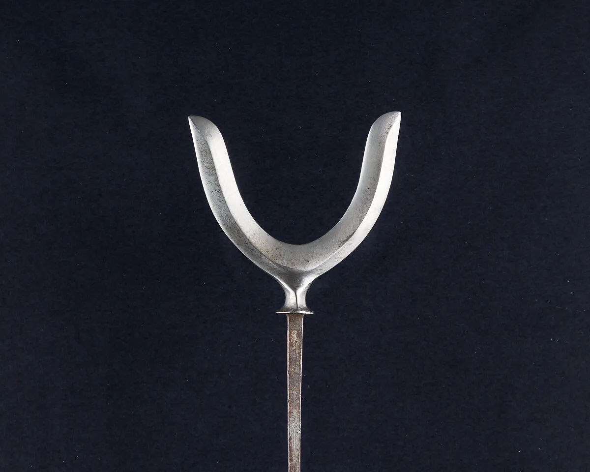 Arrowhead (<i>Yanone</i>) — Unknown