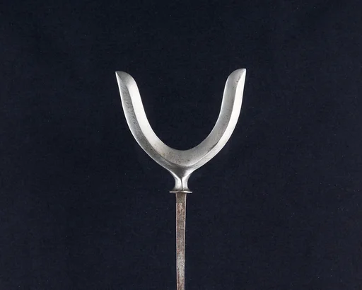 Arrowhead (<i>Yanone</i>)