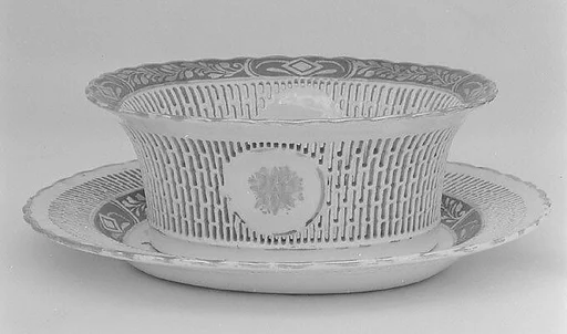 Fruit basket (part of a service)