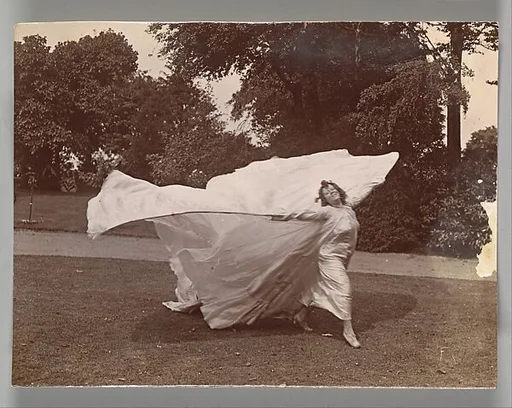 Loie Fuller Dancing