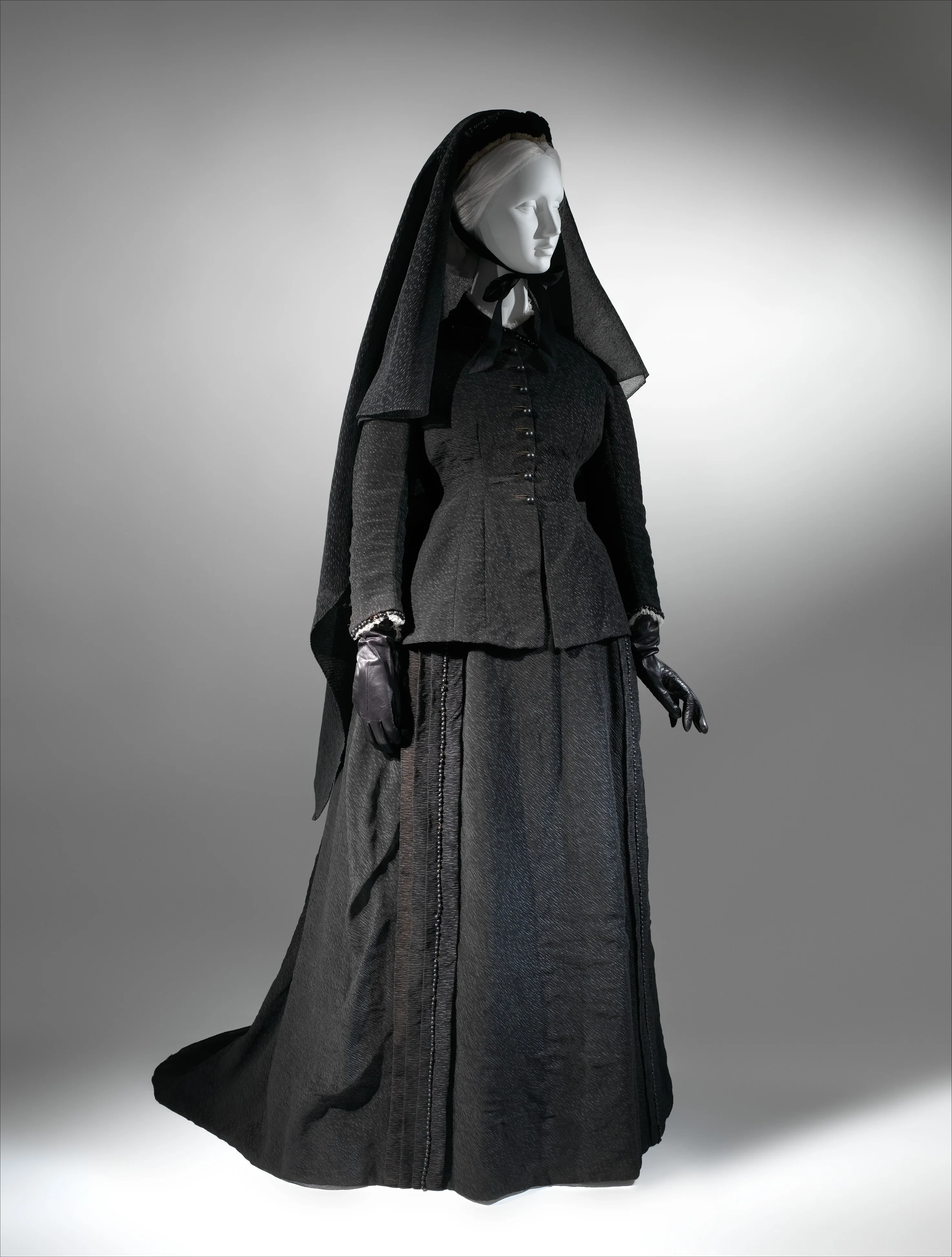 Mourning dress — Unknown