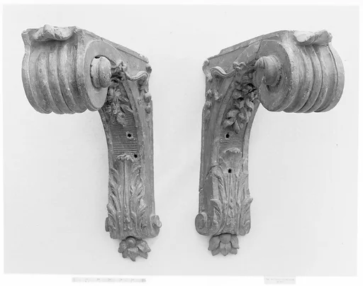 Pair of console supports
