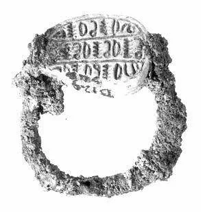 Scarab seal ring with Hyksos-period an-ra inscription — Unknown