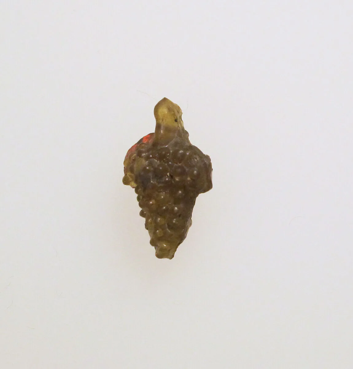 Glass pendant in the form of a bunch of grapes — Unknown