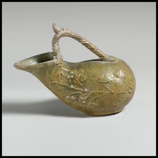 Terracotta askos (flask with a spout and handle over the top)