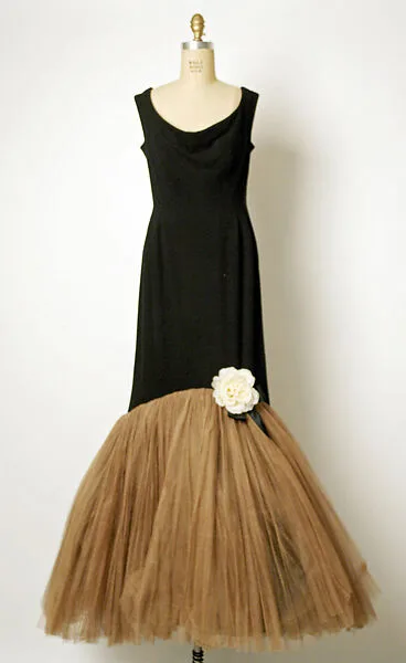 Evening dress — Cristobal Balenciaga|EISA|House of Balenciaga