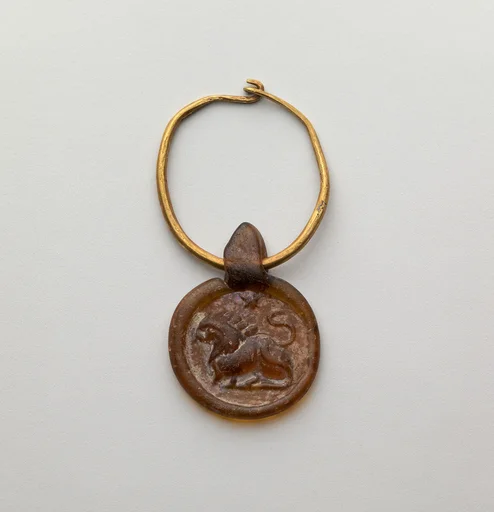 Gold hoop with glass pendant stamped disk