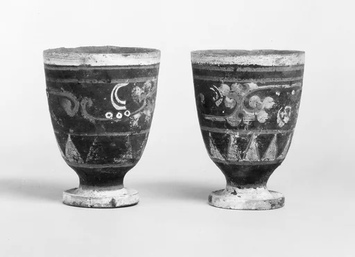 西漢 彩繪雲氣紋陶 杯|Goblet (one of a pair)