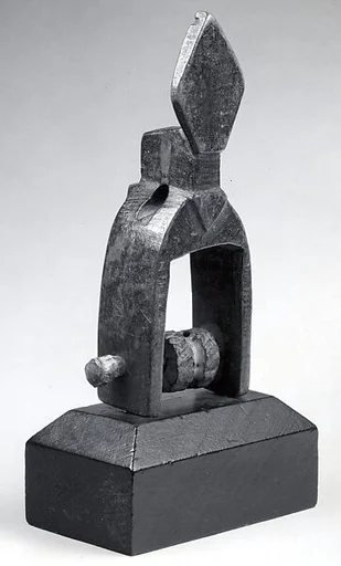 Heddle Pulley with Figure