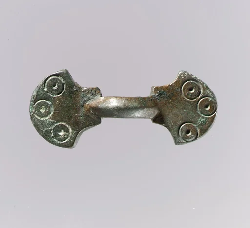 Equal-Arm Brooch