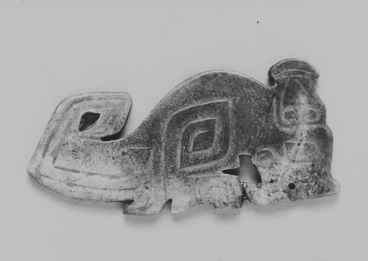 西周龍形玉佩|Pendant in the shape of a dragon — Unknown