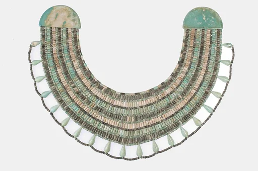 Broad collar