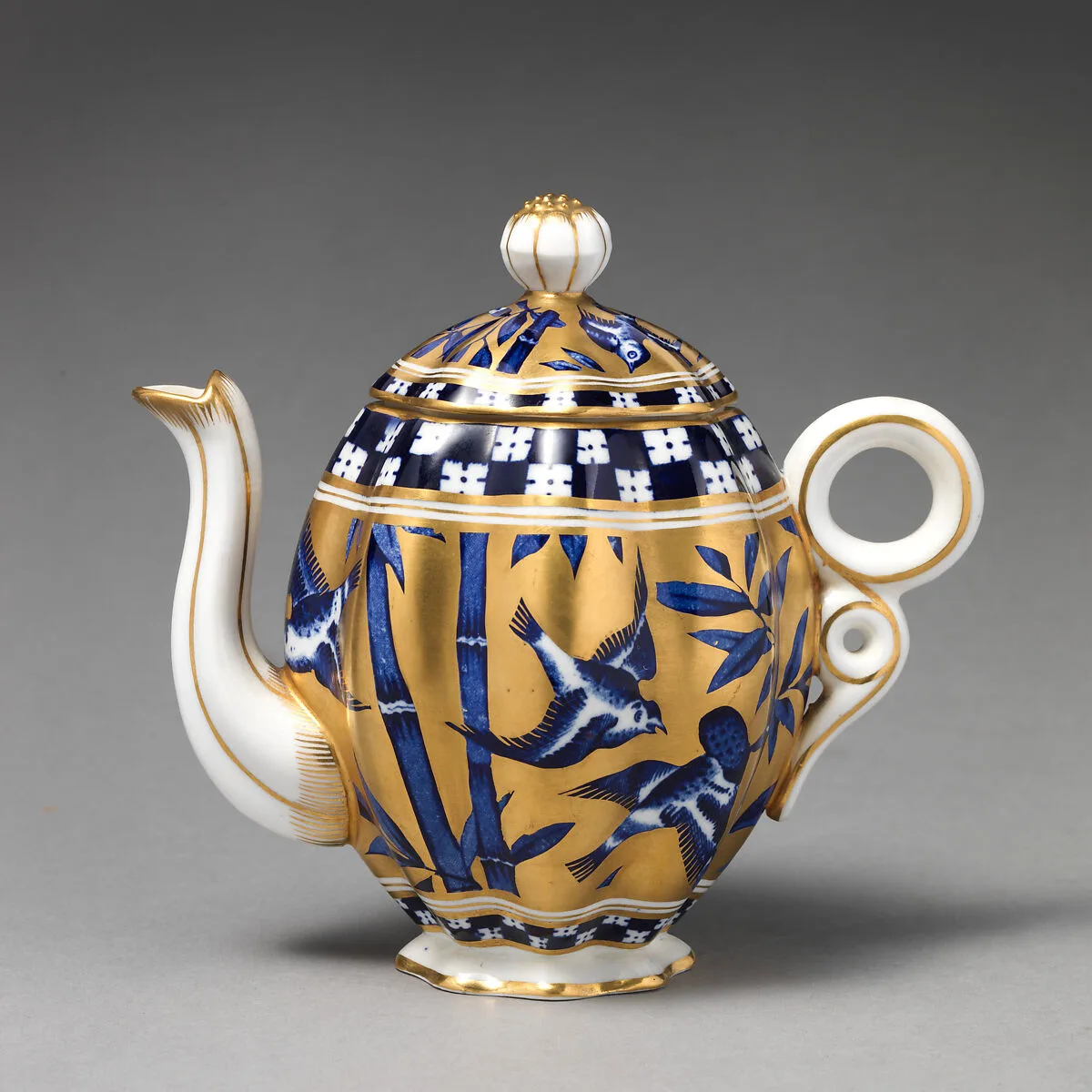 Small teapot — Coalport