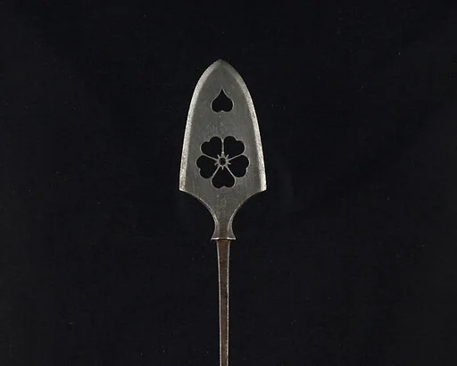 Arrowhead (<i>Yanone</i>)