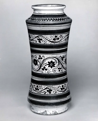 Apothecary jar (albarello)