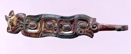 鎏金嵌料珠龍紋青銅帶鈎|Belt Hook in the Shape of a Horned Dragon