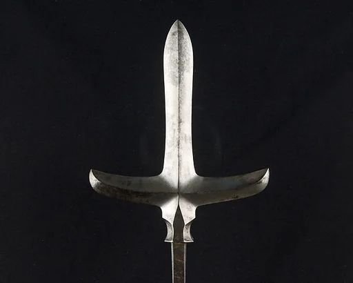 Arrowhead (<i>Yanone</i>)