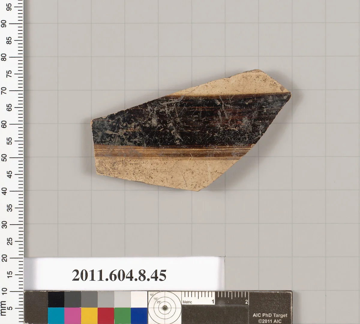 Terracotta fragment of an undetermined closed shape — Unknown