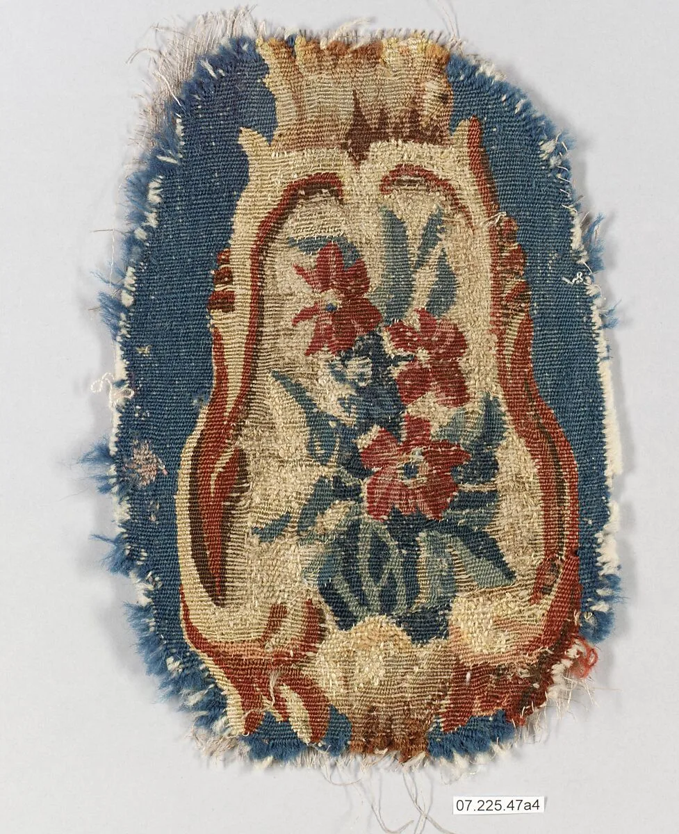 Rocaille cartouche with flowers — Beauvais