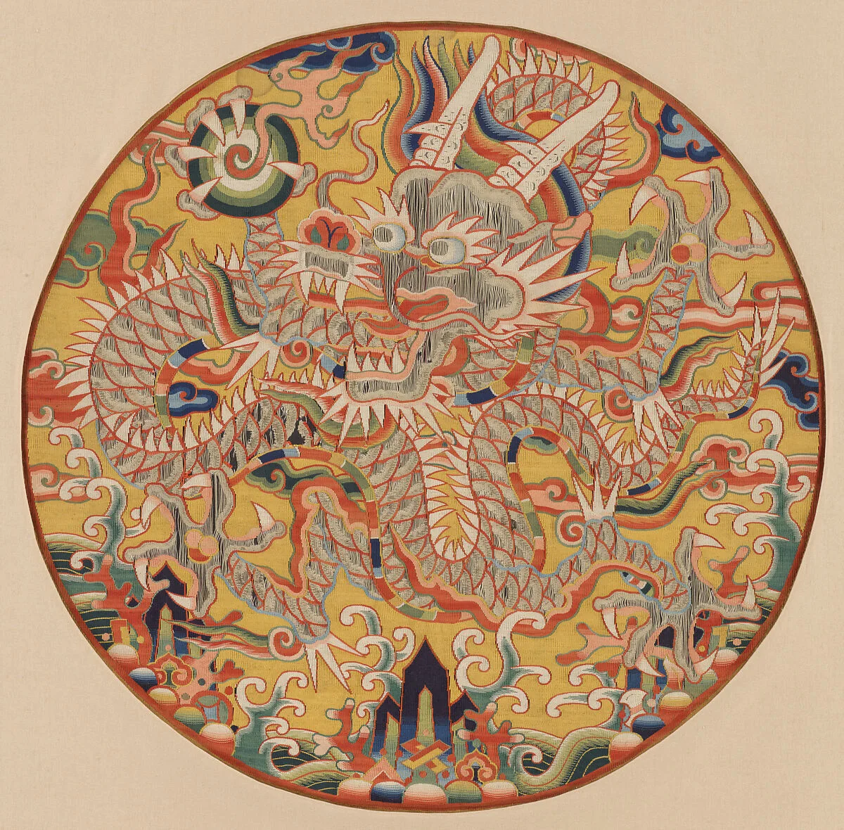 明中期 緙絲龍紋圓補|Dragon medallion — Unknown
