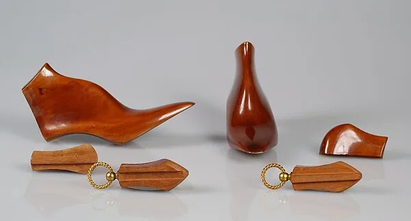 Shoe trees — Pierre Yantorny