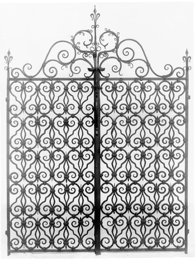Gate
