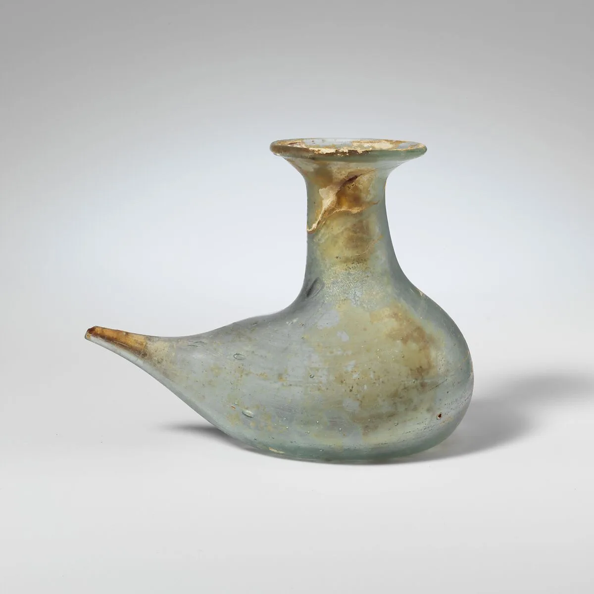 Glass pourer flask — Unknown